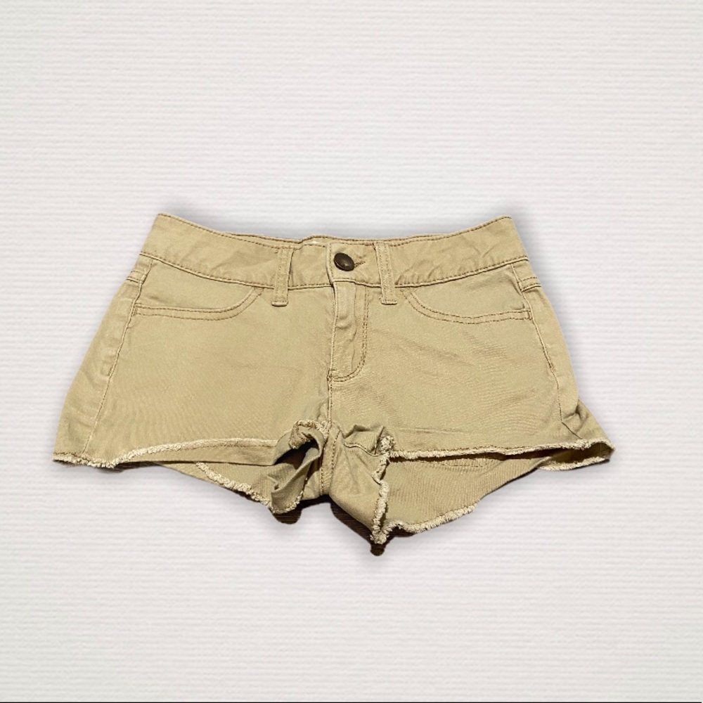 🌸3/$25: Khaki Shorts